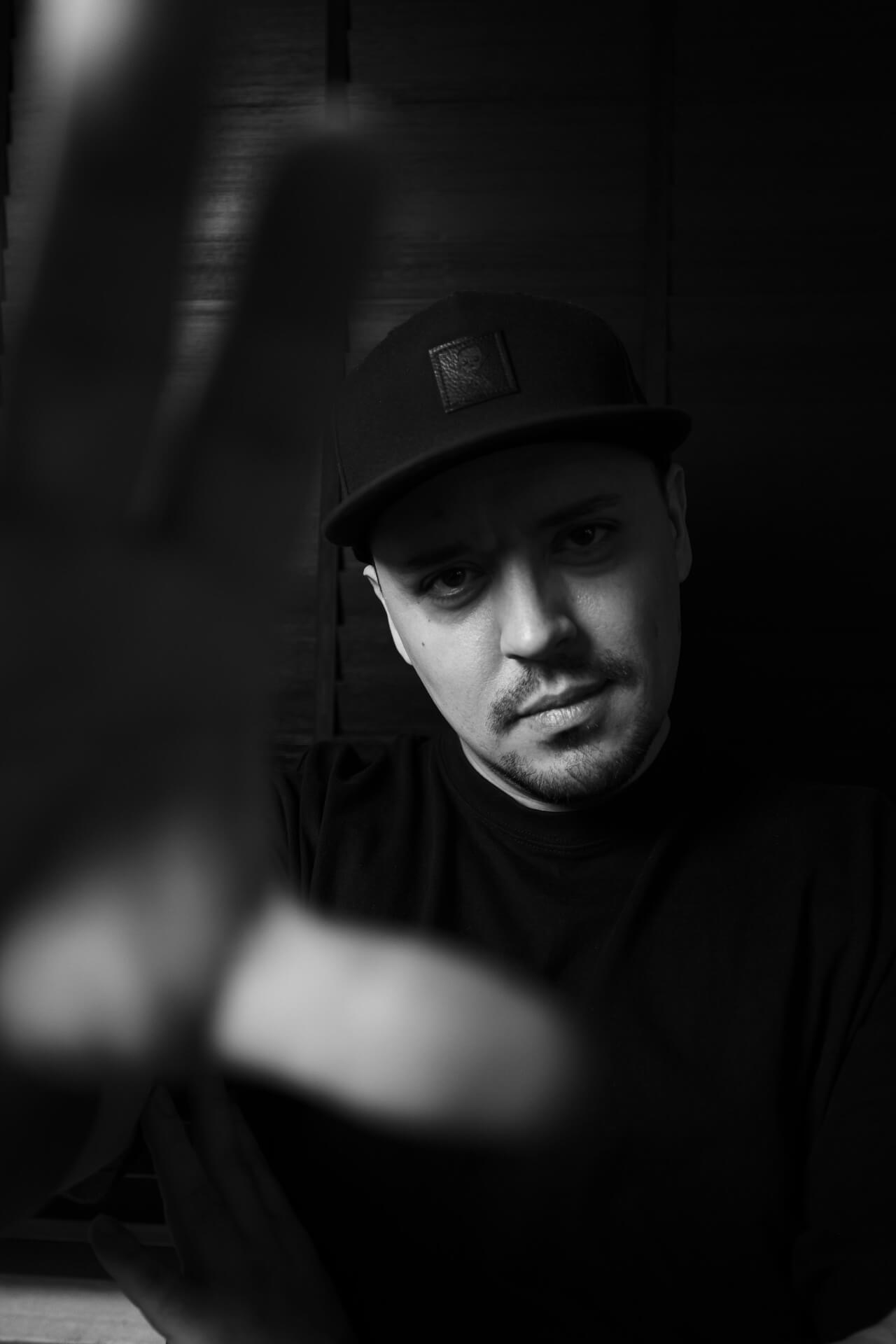 Portrait vom Tätowierer Kosta Portrait vom Tätowierer Kosta